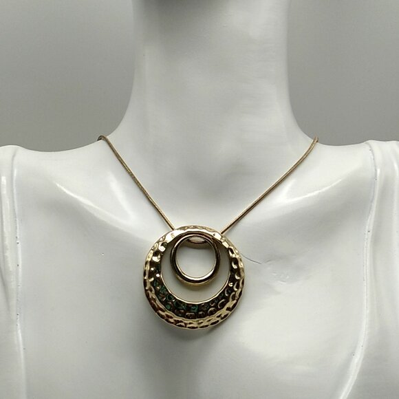 Kim Rogers Gold-tone Hammered & Smooth Pendant Necklace - Picture 8 of 15